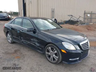 2013 Mercedes-Benz E-Class E 350 Luxury with VIN WDDHF5KB2DA715641, listed as a IAAI auction lot 41598326 with 89,060 mi miles. Bid and sale history available at carsss.com. Image 1.
