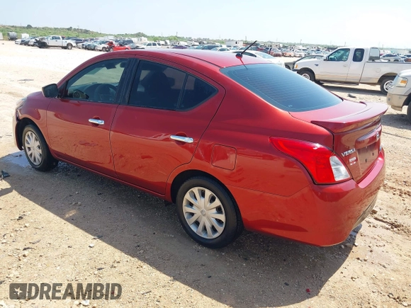 2016 Nissan Versa S z VIN 3N1CN7APXGL803546, wystawiony jako IAAI lot #42305879 z przebiegiem 150 815 mil mil oraz . Historia ofert i sprzedaży dostępna na DreamBid. Obrazek 3.