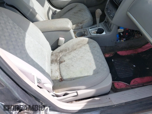 2005 Chevrolet Malibu Maxx LS z VIN 1G1ZT64885F286226, wystawiony jako IAAI lot #42432833 z przebiegiem 247 073 mil mil oraz . Historia ofert i sprzedaży dostępna na DreamBid. Obrazek 13.