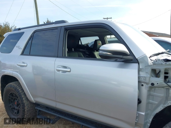 2024 Toyota 4Runner TRD Off Road with VIN JTERU5JR2R6304250, listed as a IAAI auction lot 41117579 with 1,352 mi miles and . Bid and sale history available at DreamBid. Image 13.