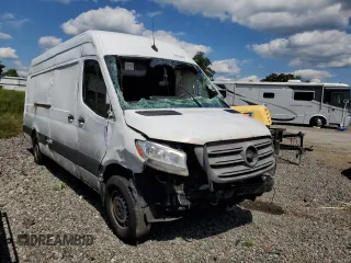 2019 Mercedes-Benz Sprinter Cargo Cargo with VIN W1W4EDHY4KP198942, listed as a Copart auction lot 60164484 with Not Provided miles and Salvage Title. Bid and sale history available at DreamBid. Image 4.