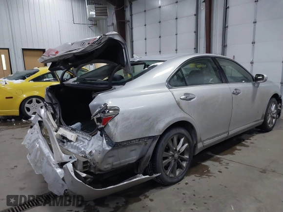 2010 Lexus ES 330 with VIN JTHBK1EG1A2412964, listed as a IAAI auction lot 41421625 with 151,426 mi miles and . Bid and sale history available at DreamBid. Image 4.