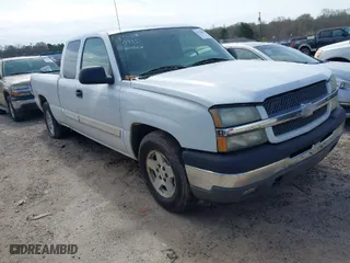 2005 Chevrolet Silverado 1500 LS with VIN 2GCEC19T851154533, listed as a IAAI auction lot 41770933 with 228,555 mi miles. Bid and sale history available at carsss.com. Image 1.