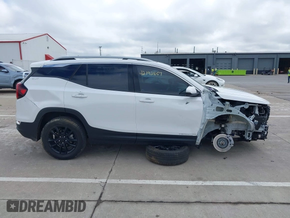2024 GMC Terrain SLT z VIN 3GKALPEG5RL384887, wystawiony jako IAAI lot #42192857 z przebiegiem 4 267 mil mil oraz . Historia ofert i sprzedaży dostępna na DreamBid. Obrazek 13.