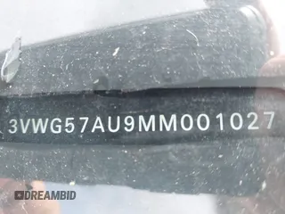 2021 Volkswagen Golf TSI z VIN 3VWG57AU9MM001027, wystawiony jako IAAI lot #42072074 z przebiegiem 81 819 mil mil oraz . Historia ofert i sprzedaży dostępna na DreamBid. Obrazek 9.