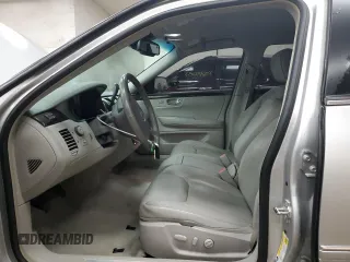 2009 Cadillac DTS 1SC z VIN 1G6KD57YX9U133637, wystawiony jako Copart lot #69585434 z przebiegiem 70 410 mil mil oraz Czysty tytuł • Clean title. Historia ofert i sprzedaży dostępna na DreamBid. Obrazek 7.