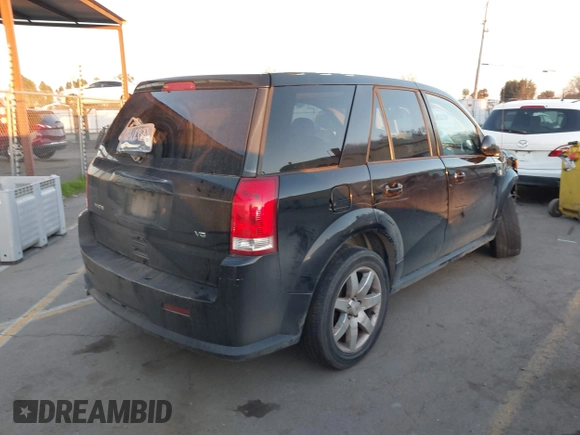 2005 Saturn VUE z VIN 5GZCZ53495S859628, wystawiony jako IAAI lot #41261997 z przebiegiem 124 561 mil mil oraz . Historia ofert i sprzedaży dostępna na DreamBid. Obrazek 4.