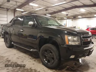 2008 Chevrolet Avalanche LS with VIN 3GNFK12378G169464, listed as a IAAI auction lot 41371639 with 246,490 mi miles and . Bid and sale history available at DreamBid. Image 1.
