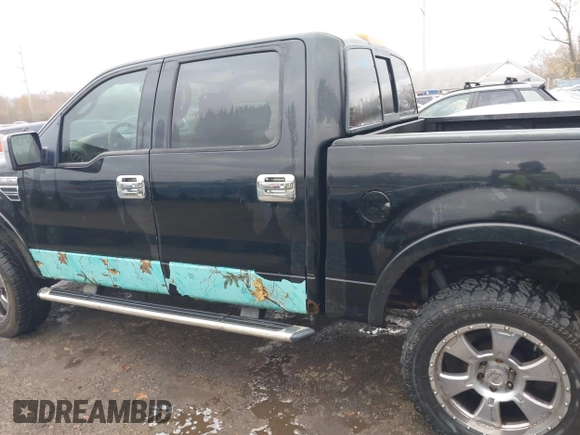 2004 Ford F-150 XLT with VIN 1FTPW14524FA04174, listed as a IAAI auction lot 40864660 with 218,100 mi miles. Bid and sale history available at carsss.com. Image 15.