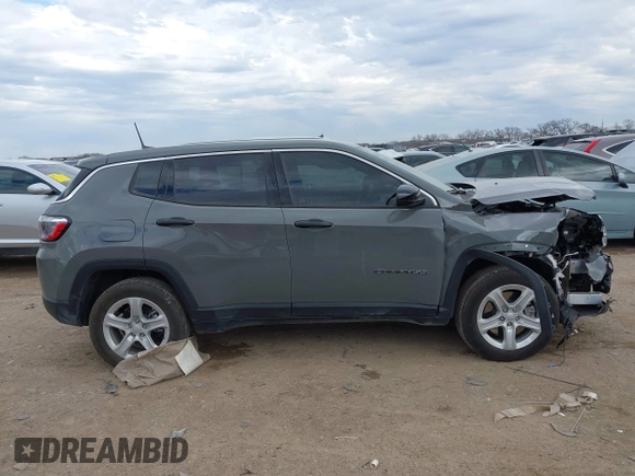 2024 Jeep Compass Sport с VIN 3C4NJDANXRT583844, выставлен на аукционе IAAI как лот 41359436 с пробегом 12 622 миль миль и . История ставок и продаж доступна на DreamBid. Изображение 13.