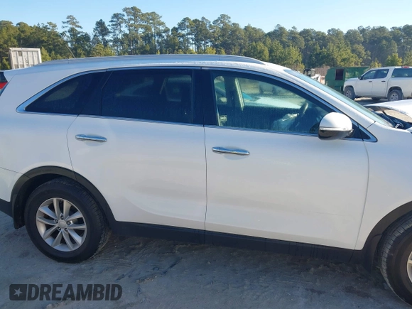 2017 Kia Sorento LX with VIN 5XYPG4A33HG255838, listed as a IAAI auction lot 41688042 with 50,187 mi miles. Bid and sale history available at carsss.com. Image 14.
