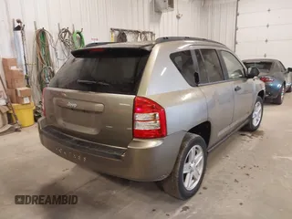 2007 Jeep Compass Sport with VIN 1J8FT47W27D221825, listed as a IAAI auction lot 41977430 with 113,445 mi miles. Bid and sale history available at carsss.com. Image 4.