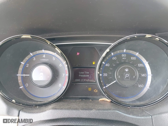 2013 Hyundai Sonata SE with VIN 5NPEC4AC6DH685157, listed as a IAAI auction lot 41936413 with 219,163 mi miles. Bid and sale history available at carsss.com. Image 7.