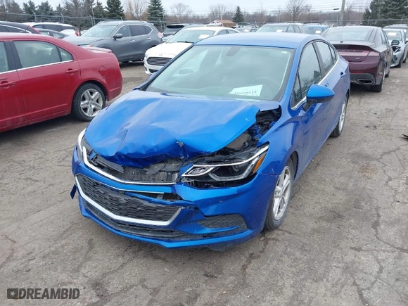 2017 Chevrolet Cruze LT with VIN 1G1BE5SM7H7140730, listed as a IAAI auction lot 41705901 with 197,433 mi miles. Bid and sale history available at carsss.com. Image 2.