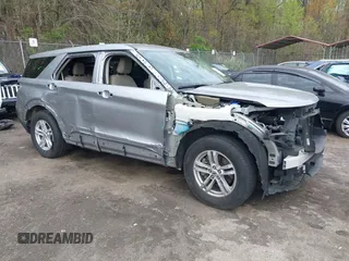 2022 Ford Explorer with VIN 1FMSK7BH9NGA08252, listed as a IAAI auction lot 42012523 with 122,293 mi miles and . Bid and sale history available at DreamBid. Image 1.