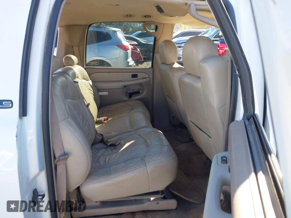 2002 Chevrolet Suburban LT with VIN 1GNFK16Z52J166390, listed as a IAAI auction lot 40688021 with 319,381 mi miles. Bid and sale history available at carsss.com. Image 8.