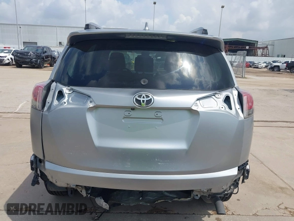 2018 Toyota RAV4 XLE z VIN JTMWFREV5JJ202927, wystawiony jako IAAI lot #42111306 z przebiegiem 118 385 mil mil oraz . Historia ofert i sprzedaży dostępna na DreamBid. Obrazek 17.