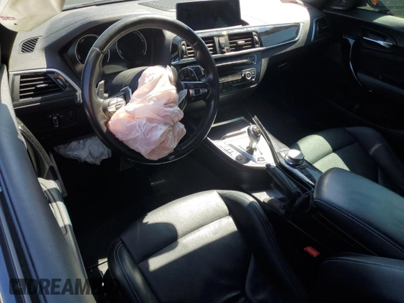 2020 BMW M2 Competition z VIN WBS2U7C0XL7E24083, wystawiony jako Copart lot #52687904 z przebiegiem Nie podano mil oraz Szkoda całkowita • Salvage title. Historia ofert i sprzedaży dostępna na DreamBid. Obrazek 8.