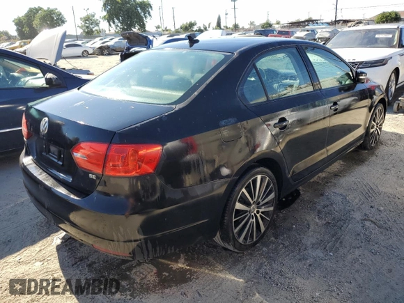2014 Volkswagen Jetta SE with VIN 3VWD07AJ3EM438417, listed as a Copart auction lot 66203215 with 160,121 mi miles and Clean title. Bid and sale history available at DreamBid. Image 3.