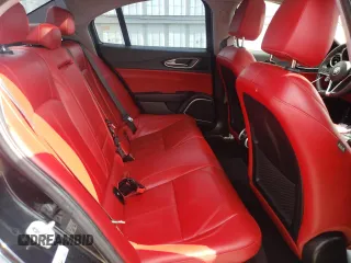 2019 Alfa Romeo Giulia z VIN ZARFAMAN9K7621522, wystawiony jako Copart lot #53130015 z przebiegiem 50 843 mil mil oraz Szkoda całkowita • Salvage title. Historia ofert i sprzedaży dostępna na DreamBid. Obrazek 10.