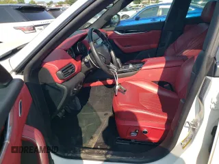 2021 Maserati Levante GT with VIN ZN661XUA9MX372242, listed as a Copart auction lot 69440164 with 33,783 mi miles and Salvage Title. Bid and sale history available at carsss.com. Image 7.