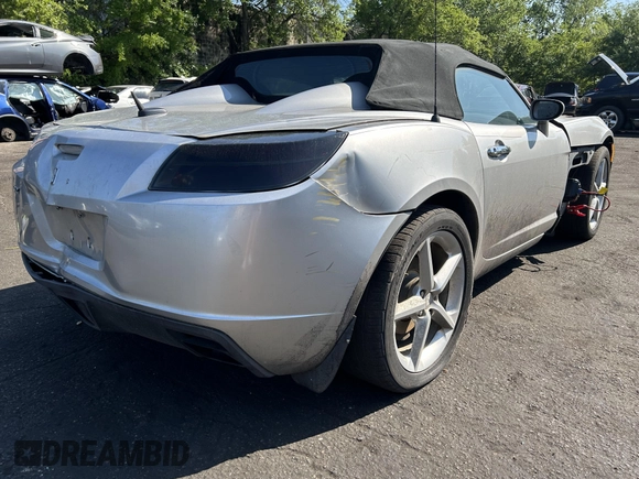 2007 Saturn Sky with VIN 1G8MB35B67Y101976, listed as a IAAI auction lot 42031215 with 81,153 mi miles. Bid and sale history available at carsss.com. Image 3.