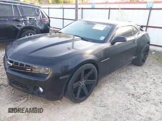 2011 Chevrolet Camaro 1LT z VIN 2G1FB1ED1B9150934, wystawiony jako IAAI lot #41981291 z przebiegiem 151 435 mil mil oraz . Historia ofert i sprzedaży dostępna na DreamBid. Obrazek 18.