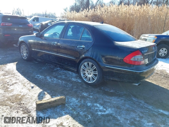 2007 Mercedes-Benz E-Class 3.5L with VIN WDBUF87X27X215963, listed as a IAAI auction lot 41424948 with 117,508 mi miles. Bid and sale history available at carsss.com. Image 3.