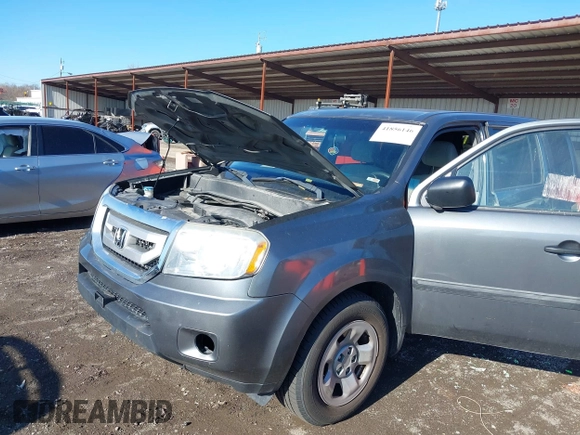 2011 Honda Pilot LX with VIN 5FNYF4H22BB028742, listed as a IAAI auction lot 41856146 with 190,615 mi miles. Bid and sale history available at carsss.com. Image 6.