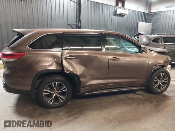 2018 Toyota Highlander LE with VIN 5TDBZRFHXJS879909, listed as a IAAI auction lot 42400961 with 35,721 mi miles and . Bid and sale history available at DreamBid. Image 14.