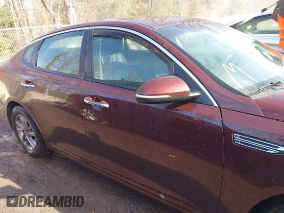 2020 Kia Optima LX z VIN 5XXGT4L38LG437797, wystawiony jako IAAI lot #41441508 z przebiegiem 67 320 mil mil oraz . Historia ofert i sprzedaży dostępna na DreamBid. Obrazek 14.