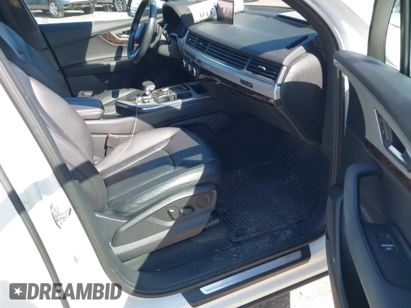 2018 Audi Q7 Premium Plus with VIN WA1LHAF76JD003831, listed as a IAAI auction lot 41781410 with 81,225 mi miles. Bid and sale history available at carsss.com. Image 5.