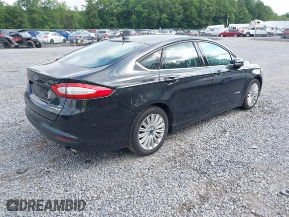 2015 Ford Fusion SE Hybrid с VIN 3FA6P0LU0FR236411, выставлен на аукционе IAAI как лот 42553364 с пробегом 150 133 миль миль и . История ставок и продаж доступна на DreamBid. Изображение 4.