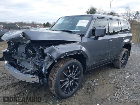 2024 Lexus GX 550 Luxury z VIN JTJVBCDXXR5020312, wystawiony jako IAAI lot #41125655 z przebiegiem 422 mil mil oraz . Historia ofert i sprzedaży dostępna na DreamBid. Obrazek 18.
