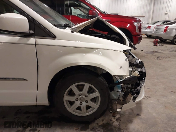 2012 Chrysler Town & Country Touring with VIN 2C4RC1BG3CR337593, listed as a IAAI auction lot 41752894 with 172,169 mi miles. Bid and sale history available at carsss.com. Image 18.
