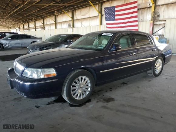 2004 Lincoln Town Car Signature with VIN 1LNHM81W24Y635183, listed as a Copart auction lot 47653865 with 128,037 mi miles and Clean Title. Bid and sale history available at carsss.com. Image 1.