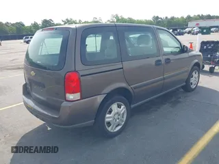 2008 Chevrolet Uplander LS z VIN 1GNDU23W68D209143, wystawiony jako IAAI lot #42093264 z przebiegiem 289 721 mil mil oraz . Historia ofert i sprzedaży dostępna na DreamBid. Obrazek 4.