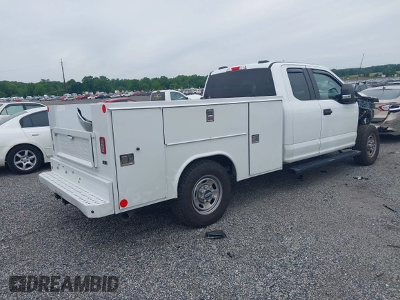 2022 Ford F-250 XL with VIN 1FD7X2A60NEF34999, listed as a IAAI auction lot 42282243 with 34,694 mi miles and . Bid and sale history available at DreamBid. Image 4.