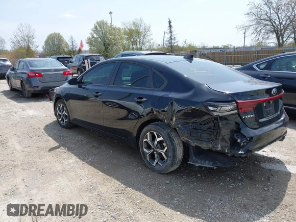 2021 Kia Forte LXS z VIN 3KPF24AD7ME393313, wystawiony jako IAAI lot #42127977 z przebiegiem 44 943 mil mil oraz . Historia ofert i sprzedaży dostępna na DreamBid. Obrazek 3.