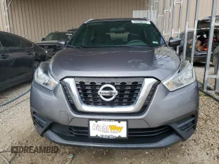 2019 Nissan Kicks SV z VIN 3N1CP5CU8KL495433, wystawiony jako Copart lot #53341965 z przebiegiem 95 697 mil mil oraz Czysty tytuł • Clean title. Historia ofert i sprzedaży dostępna na DreamBid. Obrazek 5.
