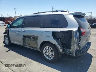 2017 Toyota Sienna XLE Auto Access Seat with VIN 5TDYZ3DC7HS851736, listed as a Copart auction lot 62350585 with 71,833 mi miles and Salvage title. Bid and sale history available at DreamBid. Image 2.
