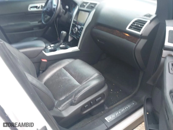2014 Ford Explorer Limited with VIN 1FM5K8F84EGB74076, listed as a IAAI auction lot 41560599 with 186,258 mi miles. Bid and sale history available at carsss.com. Image 5.