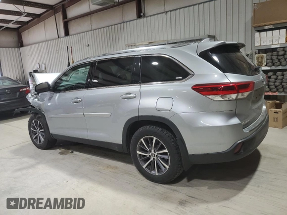 2019 Toyota Highlander SE with VIN 5TDJZRFH0KS579924, listed as a Copart auction lot 50579055 with 89,846 mi miles and Salvage Title. Bid and sale history available at carsss.com. Image 2.