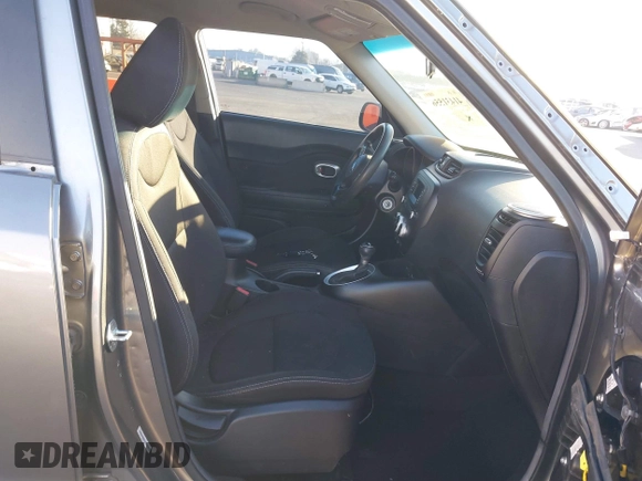 2015 Kia Soul with VIN KNDJN2A22F7169714, listed as a IAAI auction lot 41431556 with 122,834 mi miles. Bid and sale history available at carsss.com. Image 5.