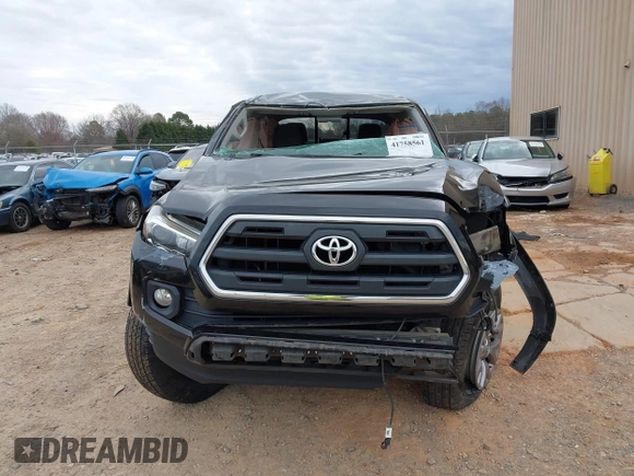 2017 Toyota Tacoma SR5 z VIN 3TMAZ5CN7HM043144, wystawiony jako IAAI lot #41758561 z przebiegiem 205 213 mil mil oraz . Historia ofert i sprzedaży dostępna na DreamBid. Obrazek 12.