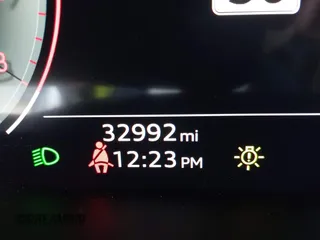 2021 Audi Q8 Prestige z VIN WA1FVAF18MD025027, wystawiony jako IAAI lot #41967700 z przebiegiem 32 992 mil mil oraz . Historia ofert i sprzedaży dostępna na DreamBid. Obrazek 16.