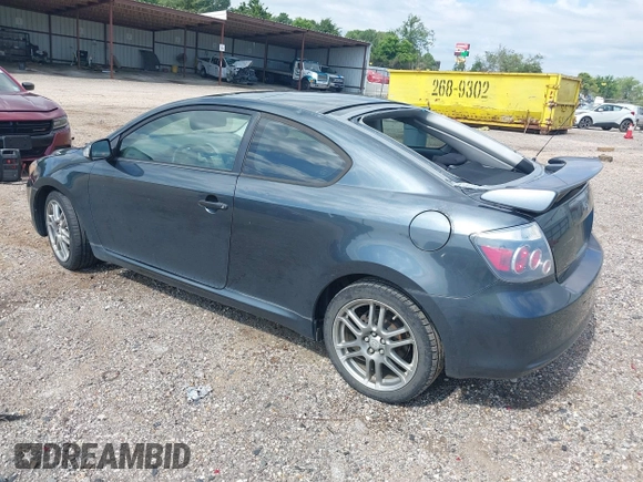 2010 Scion tC z VIN JTKDE3B71A0307038, wystawiony jako IAAI lot #39720503 z przebiegiem 133 853 mil mil oraz . Historia ofert i sprzedaży dostępna na DreamBid. Obrazek 3.