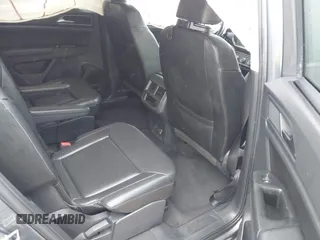 2018 Volkswagen Atlas SE z VIN 1V2KR2CAXJC517240, wystawiony jako IAAI lot #42361370 z przebiegiem 129 546 mil mil oraz . Historia ofert i sprzedaży dostępna na DreamBid. Obrazek 8.