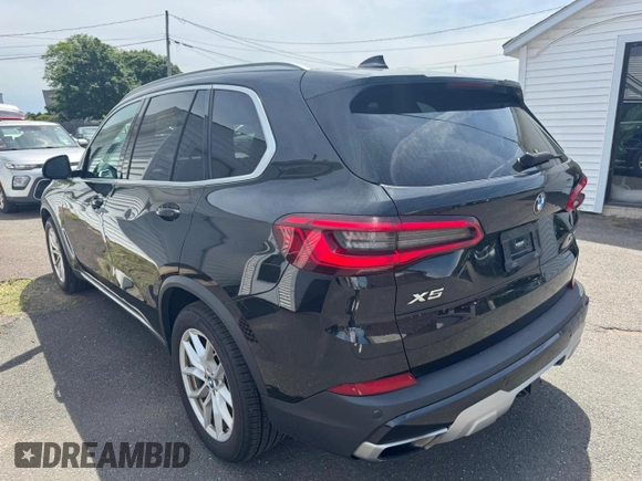 2019 BMW X5 xDrive40i z VIN 5UXCR6C58KLL13486, wystawiony jako Copart lot #59091415 z przebiegiem 152 342 mil mil oraz Czysty tytuł • Clean title. Historia ofert i sprzedaży dostępna na DreamBid. Obrazek 2.
