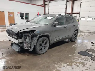 2018 Jeep Cherokee Latitude with VIN 1C4PJMCX7JD582961, listed as a IAAI auction lot 41033777 with 94,276 mi miles. Bid and sale history available at carsss.com. Image 18.